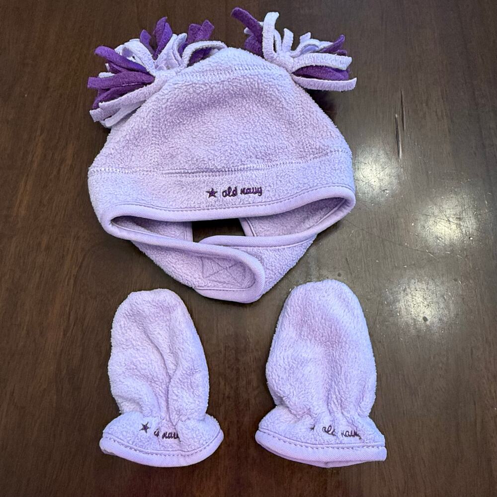 Old Navy Baby Fleece Hat and Mittens Set 0-6 Months